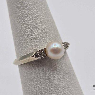 #743 • 14k White Gold & Pearl Ring, 2.09g
