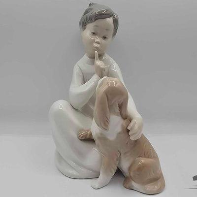 #15066 • Lladró Porcelain Figurine
