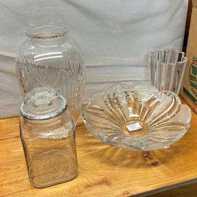 Box lot AAA5011 - crystal and Glass…. - $20 for the Box