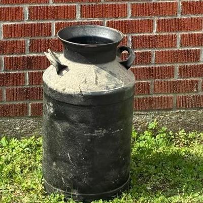 Vintage metal milk jug container local pickup 1