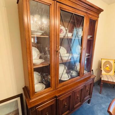 China cabinet 