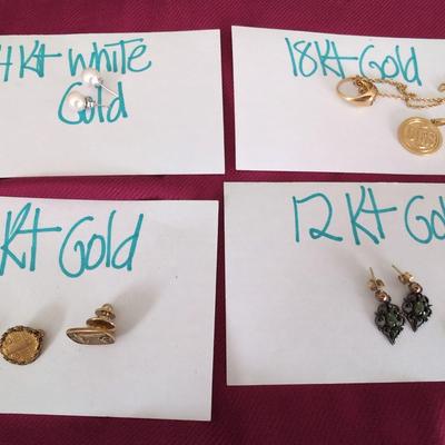 ASSORTED FINE GOLD JEWELRY 