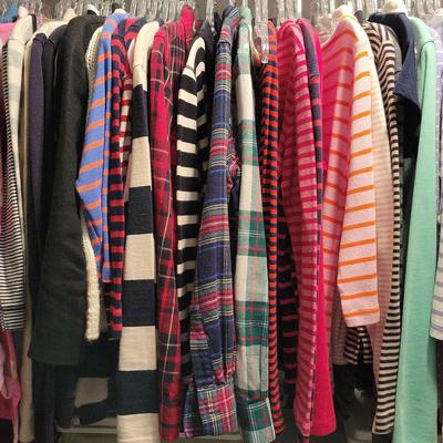 GIGANTIC LOT OF WOMEN'S PETITE/SMALL SHIRTS/ JACKETS/ SWEATERS