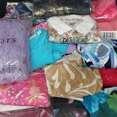 GIGANTIC WOMEN'S CLOTHING LOT 
