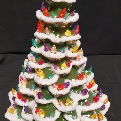 CLASSIC LIGHT UP AND MUSICAL CERAMIC CHRISTMAS TREE