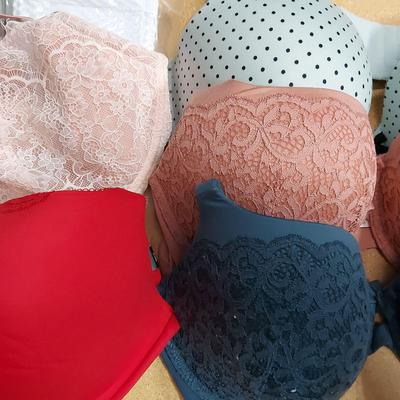 FIVE LIKE NEW 40DD AND 40D VICTORIA'S SECRET BRAS