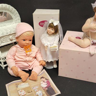 Three Porcelain Dolls -Ashton, Lee Middleton
