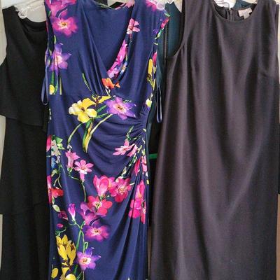 WOMEN'S DRESSES 