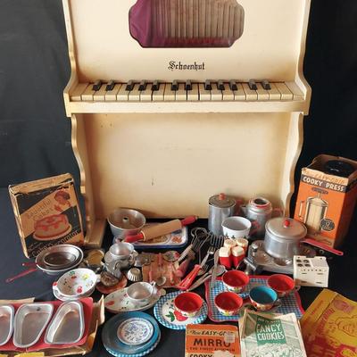 KIDS SCHOENHUT PIANO AND MORE