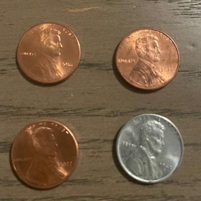 Mixed Lot of Four Lincoln Cents - Including a 1943 Steel Penny