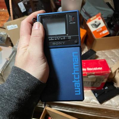 Vintage 1984 Sony Watchman FD-20A Pocket TV