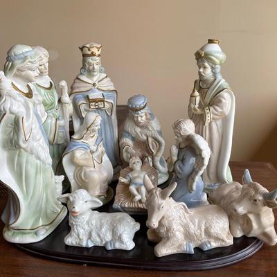 Elegant Hand-Painted Ceramic Nativity Scene – 11 Pieces