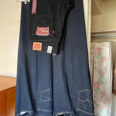 Lot of 3 New Levi’s 550™ Relaxed Fit Jeans – Size 42x30 (2 Blue, 1 Black)
