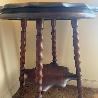 Antique Oak Parlor Table with Barley Twist Legs and Scalloped Edges
