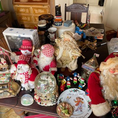 Large Vintage & Animated Christmas Décor Lot – Santas, Snowmen, Snow Globes & More