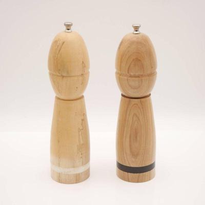 Chef Specialties 11″ Wood Salt and Pepper Mills Set