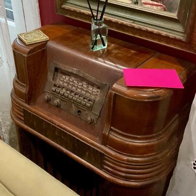 Radio cabinet