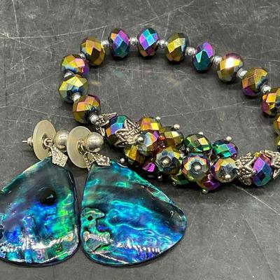Lot 2 Iridescent Bead Bracelet & Shell Earrings
