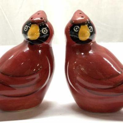 Vtg Pr Red Cardinal Salt and pepper shakers
