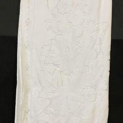 White Floral Motif Fabric Duvet Cover
