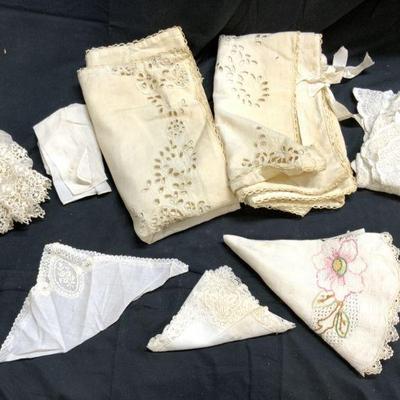 Lot 8 Vntg Assorted Linens, Textiles, & More
