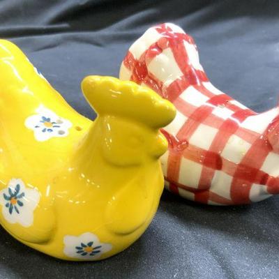 Lot 2 Porcelain Chicken Salt & Pepper Shakers
