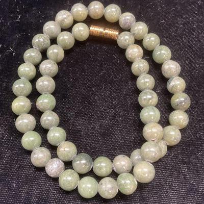 Vintage Jade Beaded Choker Necklace
