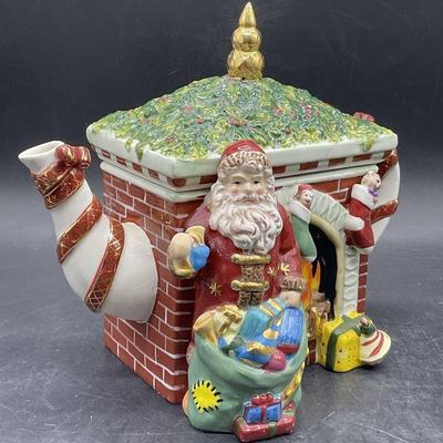 WATERFORD HOLIDAY HEIRLOOMS Ceramic Teapot
