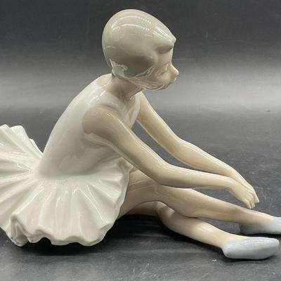 NAO LLADRO Porcelain Ballerina Figural, Spain
