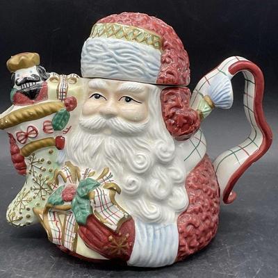 AVON Vintage Old World Santa Clause Ceramic Teapot
