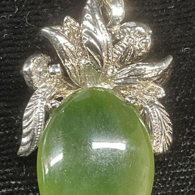Vtg Silver Tone Nephrite Semiprecious Pendant
