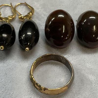 Lot 3 Agate Earrings, Gold Pl Ring, Black Earrings
