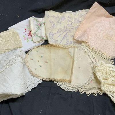 Lot 10 Vtg Assorted Miscellaneous Linens & More
