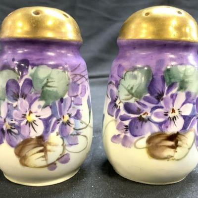 Set 2 Floral & Gilt Porc Salt & Pepper Shakers
