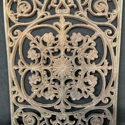 Vtg Iron Floral Medallion Decoration 25in
