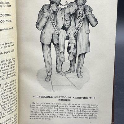 1925 THE NEW HOME MEDICAL ADVISER Illustrated Book
