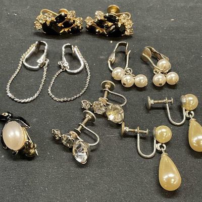 Lot 6 Vintage Sarah Coventry Earrings +
