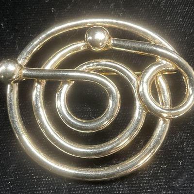 Signed SC Gold Tone Swirl Brooch
