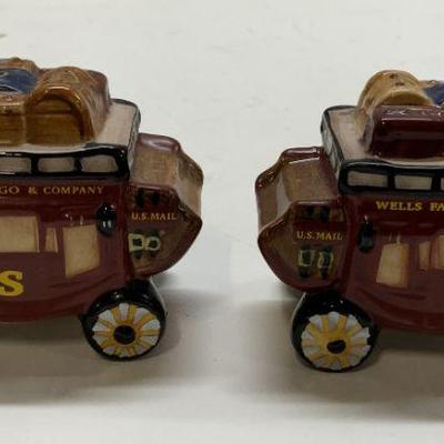 Pr Wells Fargo Carriage Form Porc S/P Shakers
