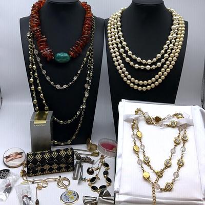 Jacqueline Kennedy, Amber, Gold And Silver Jewelry