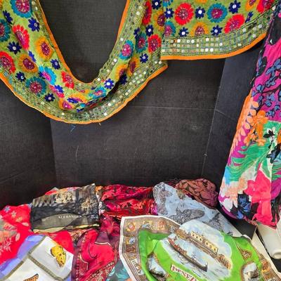 Fashion Scarves Oscar De La Renta, Alexander McQueen 