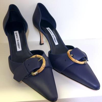 Manola Blahnik D’orsay Pumps 