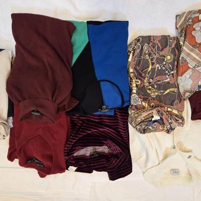 Designer Tops: AKRIS Punto, Per Se, Les Copains 