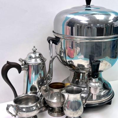Vintage “Oneida Heirloom” Creamers and More