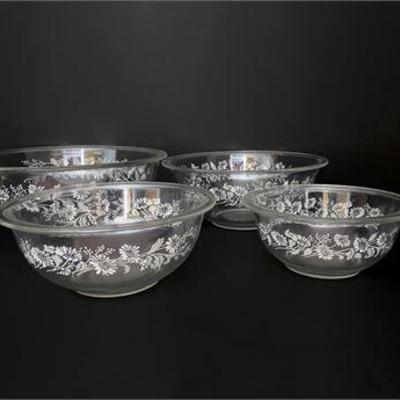 Pyrex Colonial Mist Nesting Bowls .jpg