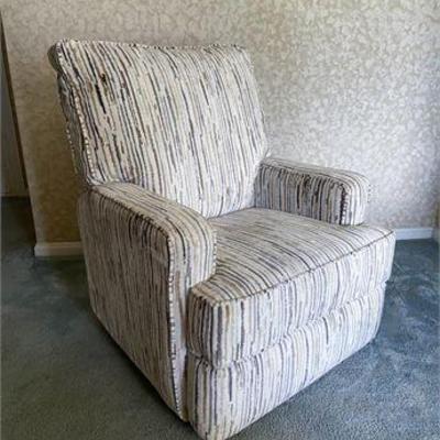 Swivel Recliner.jpg