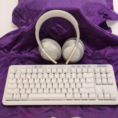Gaming keyboard and Bose Headphones