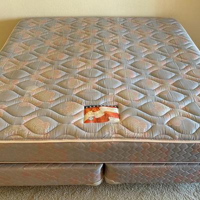 Sealy Posturepedic King & Two Twins Bed Set 