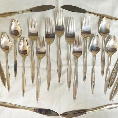 International Sterling Flatware (525 Grams)