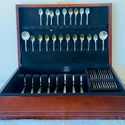 Sterling Silver Flatware (1,111 Grams) 